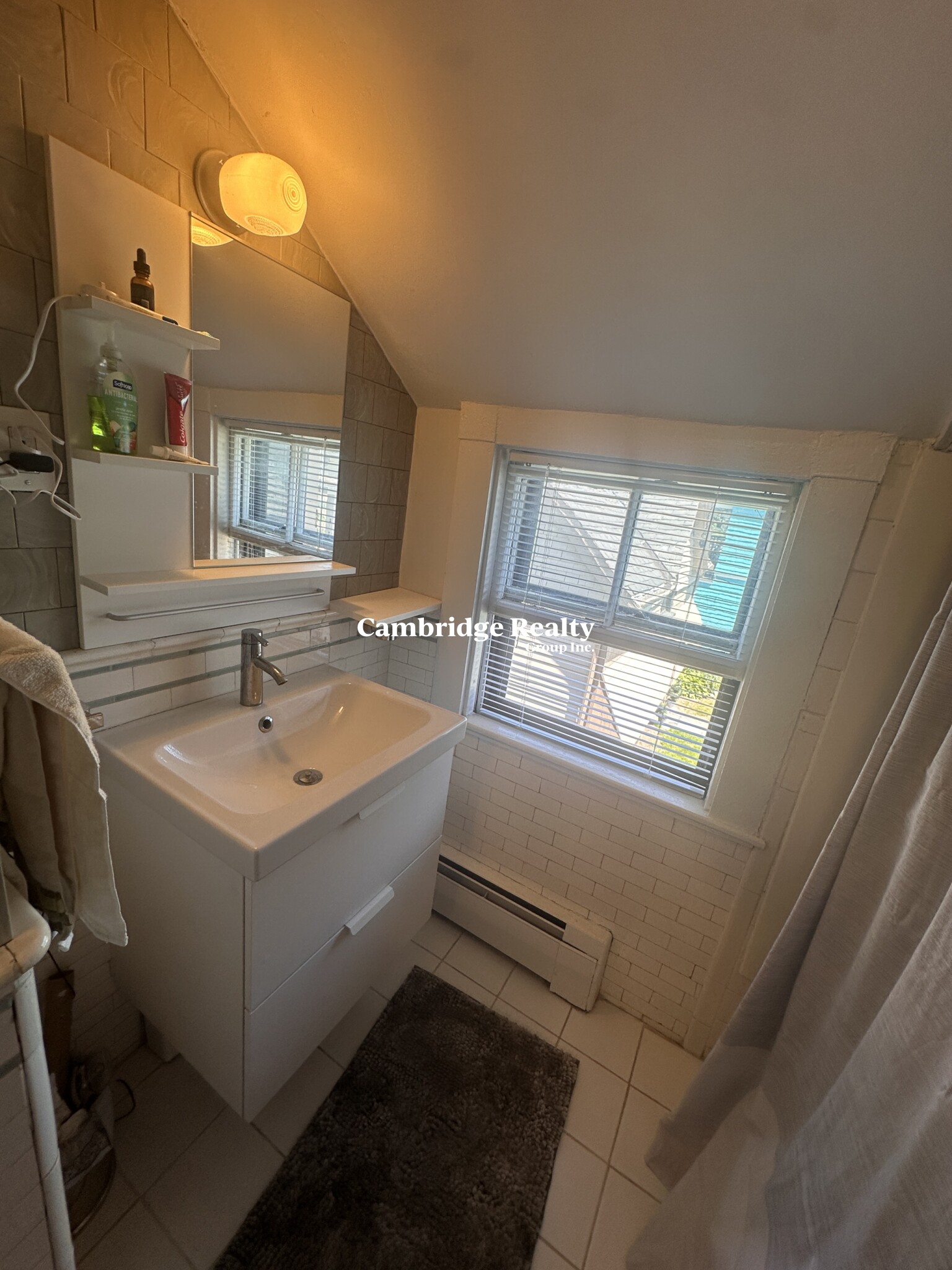 27 Meacham Rd, North Cambridge