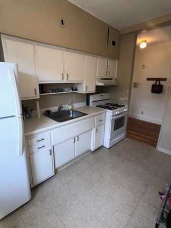 2001 Commonwealth Ave, Brighton