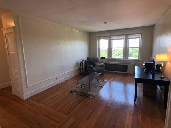 2001 Commonwealth Ave, Brighton