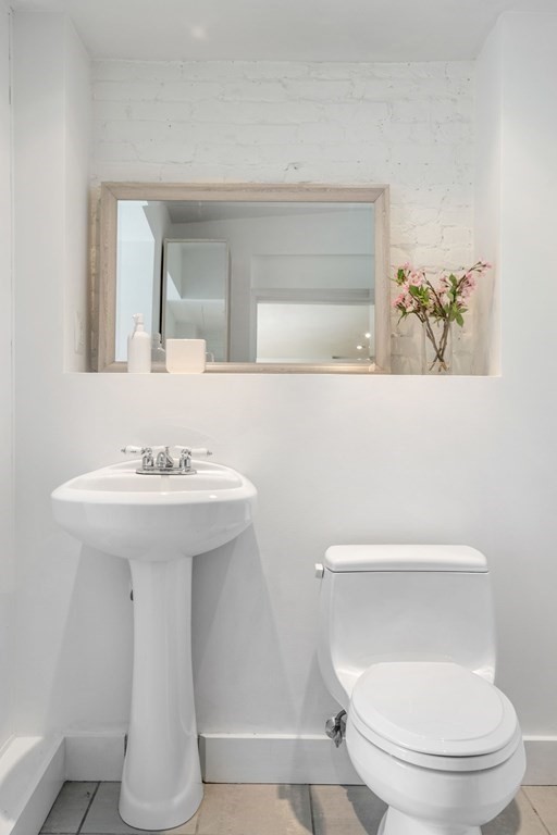 201 W Springfield St, South Boston