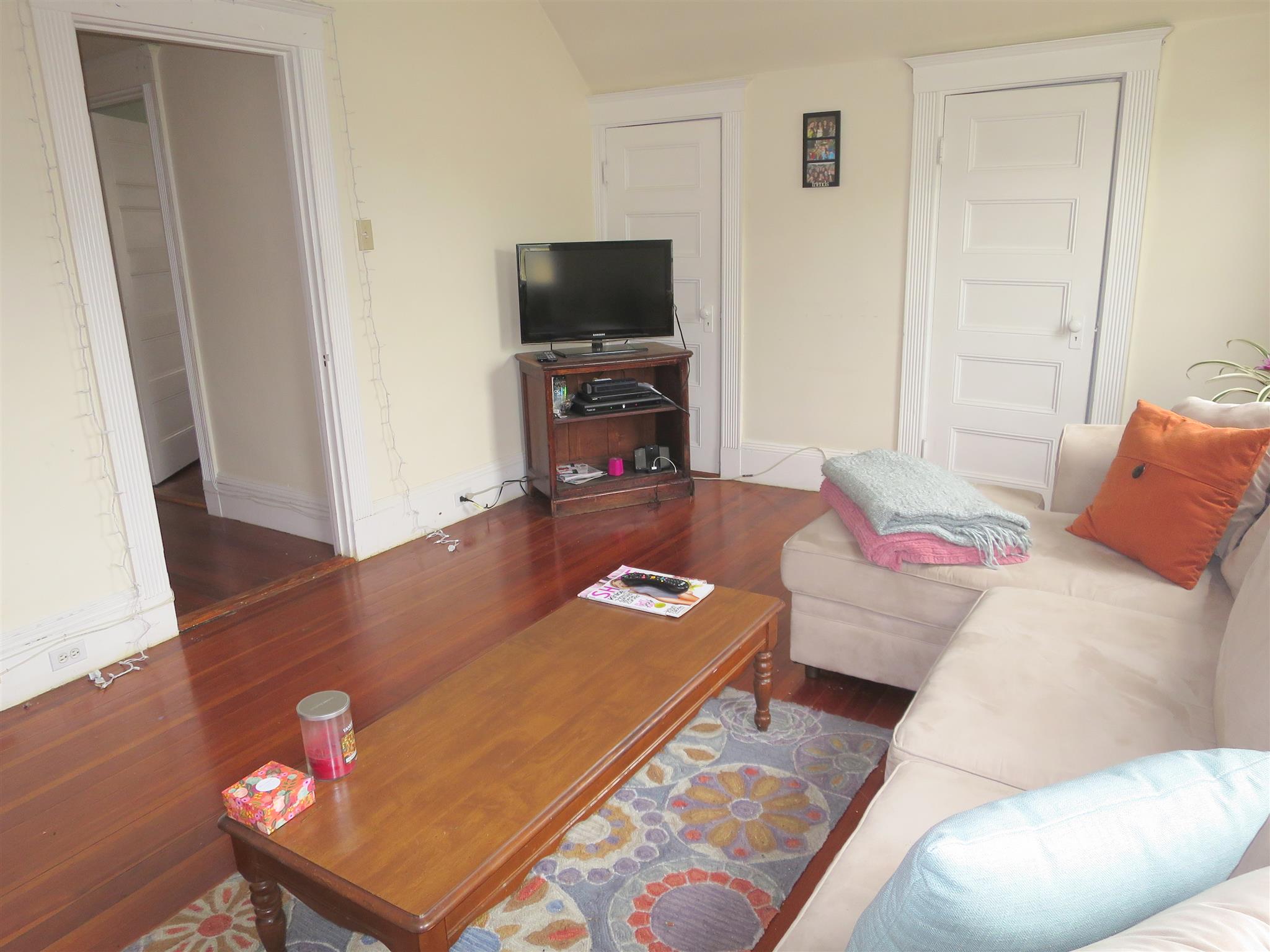 81 College Ave, Davis Square