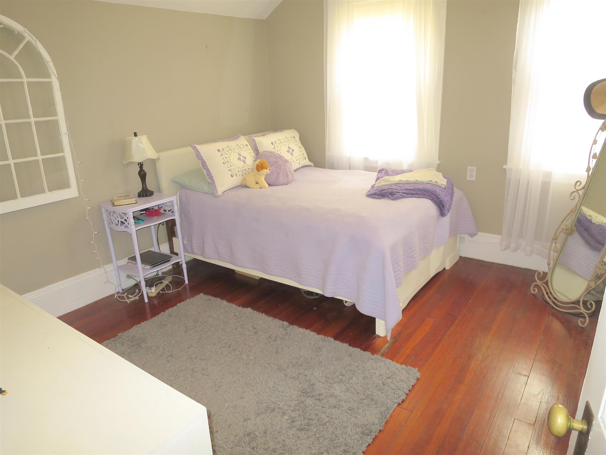 81 College Ave, Davis Square