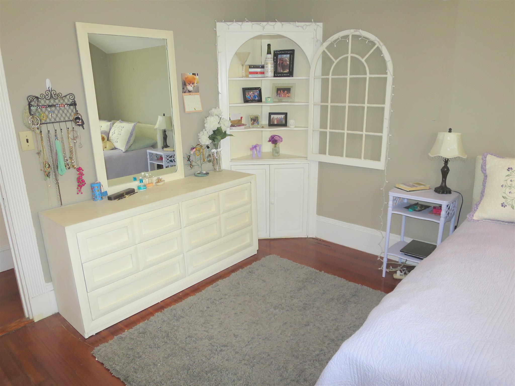 81 College Ave, Davis Square