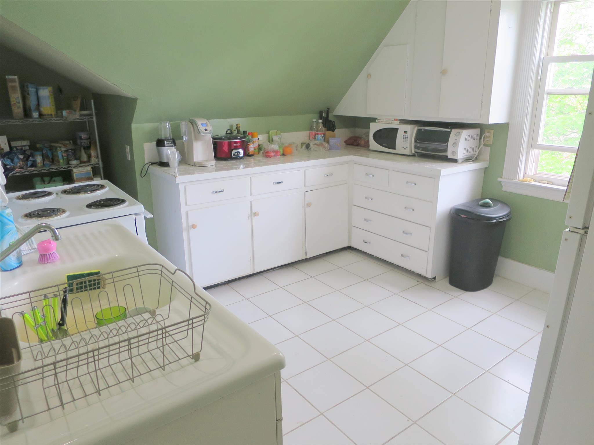 81 College Ave, Davis Square