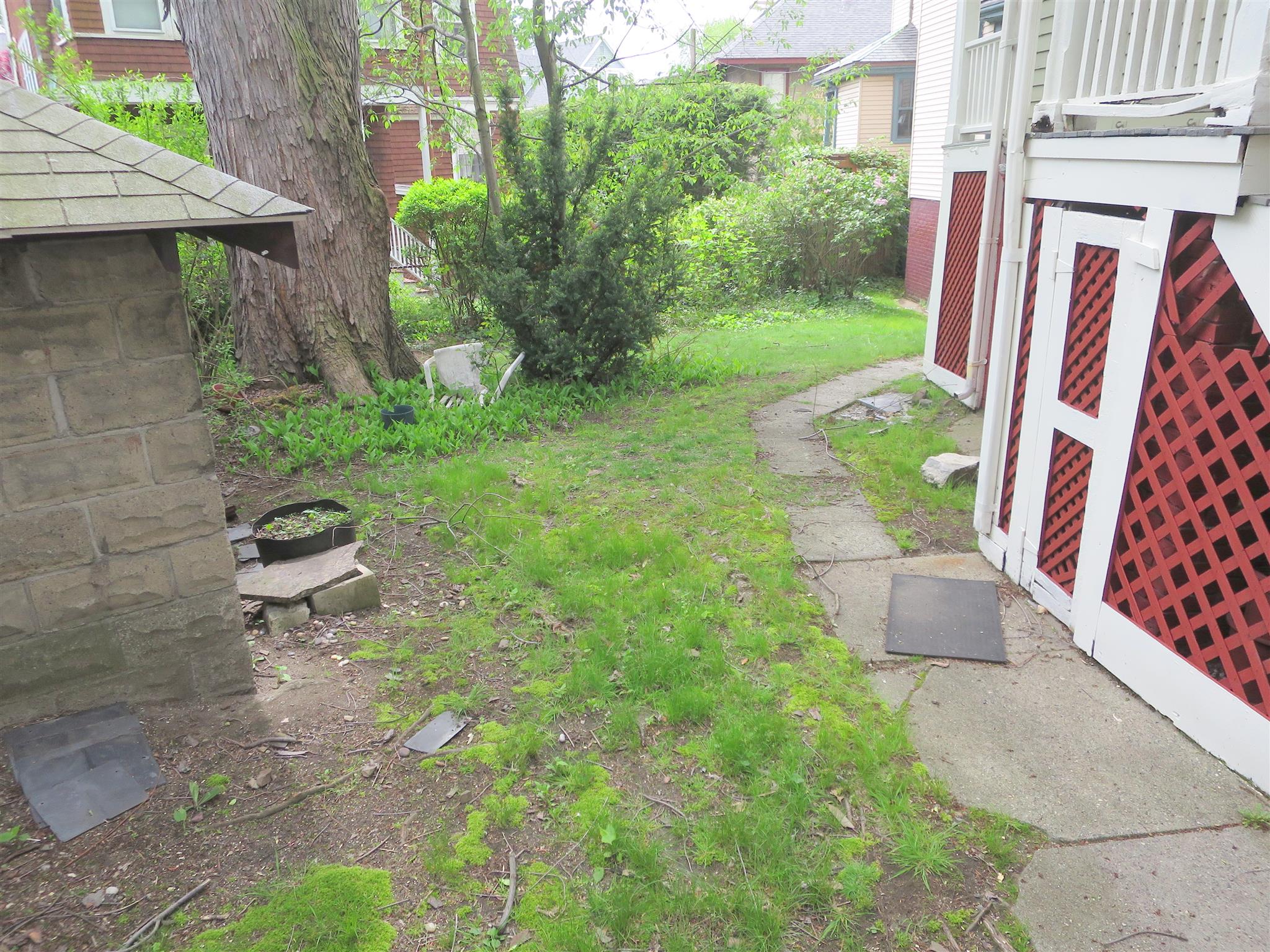 81 College Ave, Davis Square