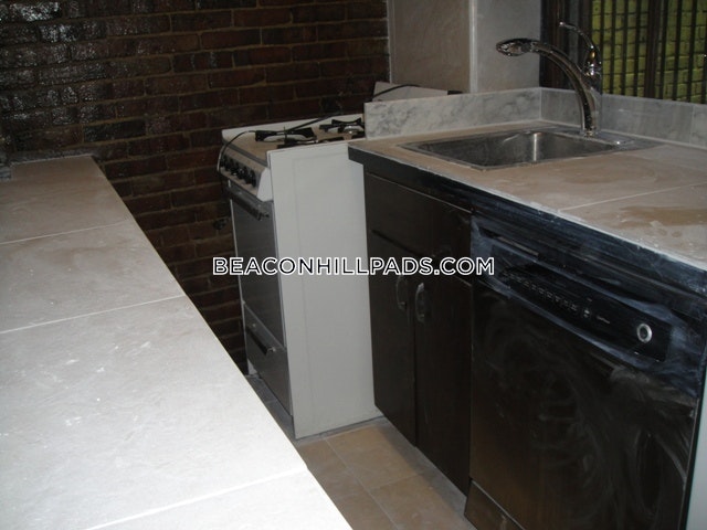 32 Irving St, Beacon Hill