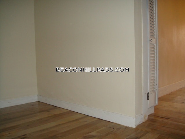 32 Irving St, Beacon Hill