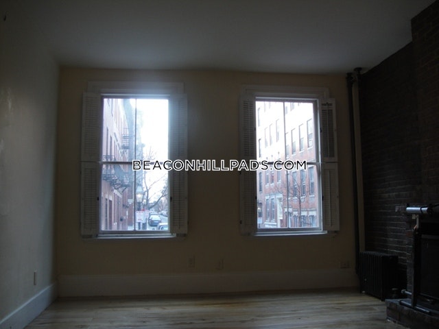 32 Irving St, Beacon Hill