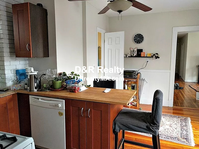 202 Elm St, Cambridgeport