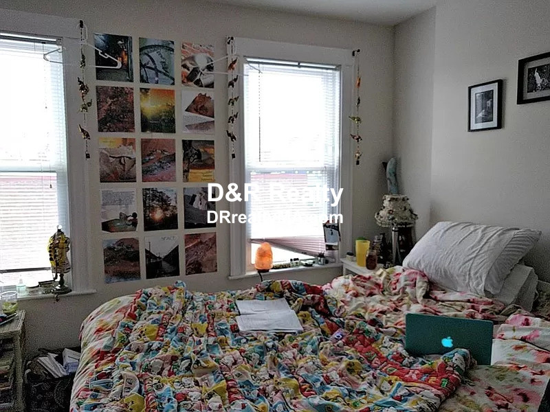 202 Elm St, Cambridgeport