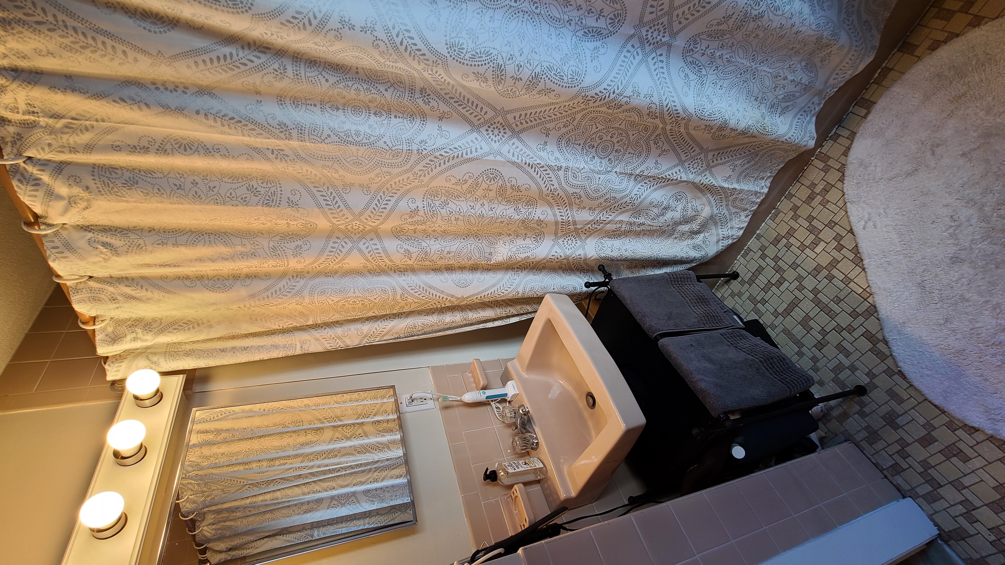 5 Charter St, North End