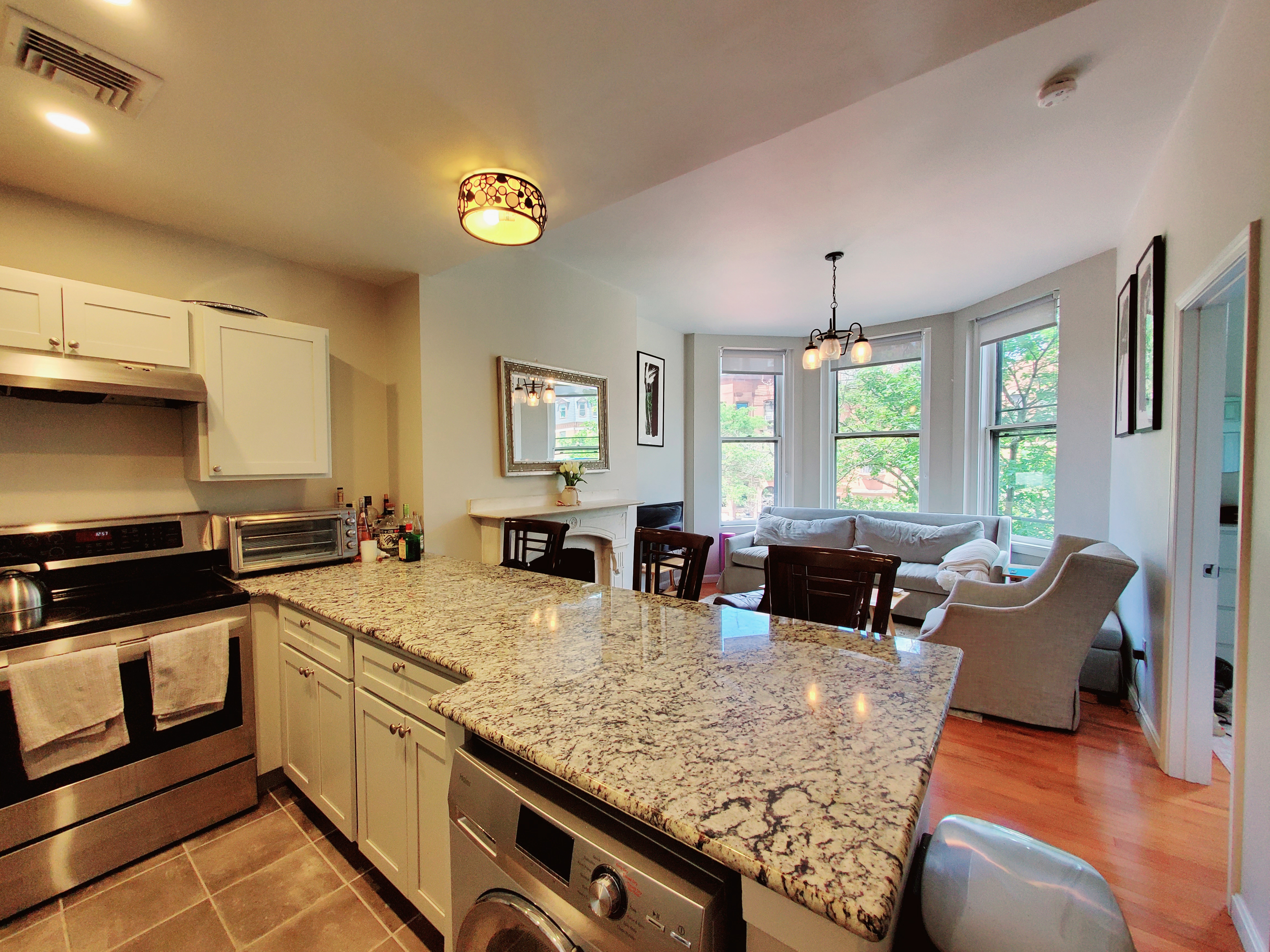 242 Newbury St, Back Bay