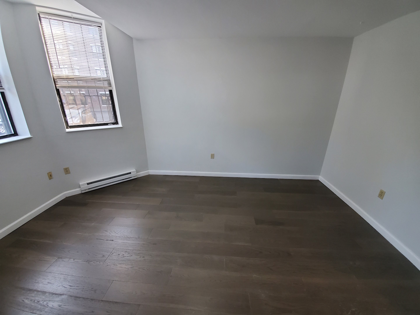 102 Queensberry St, Fenway