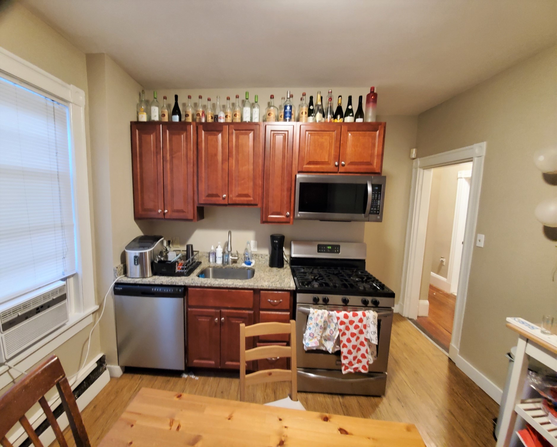 8 Sunset St, Mission Hill