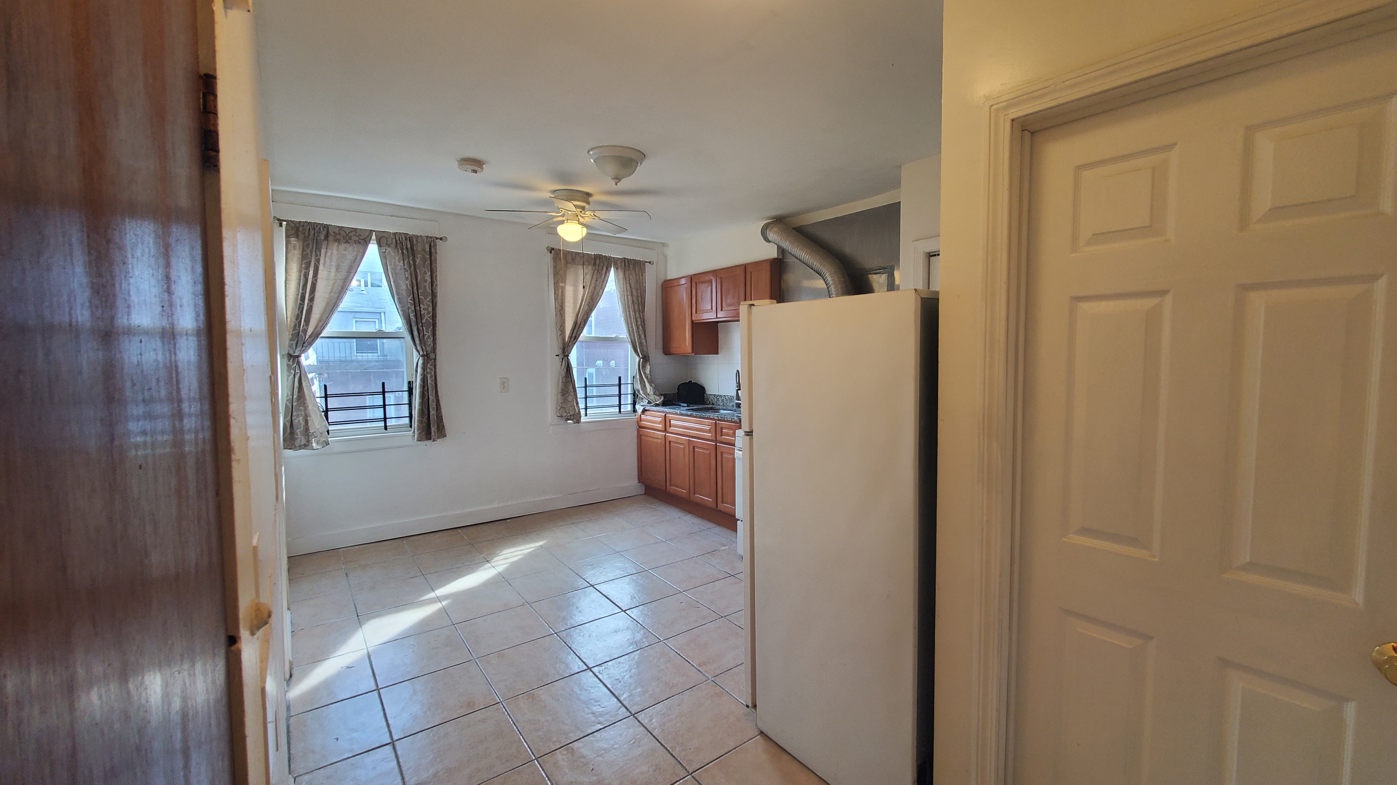 102 Tyler St, Chinatown