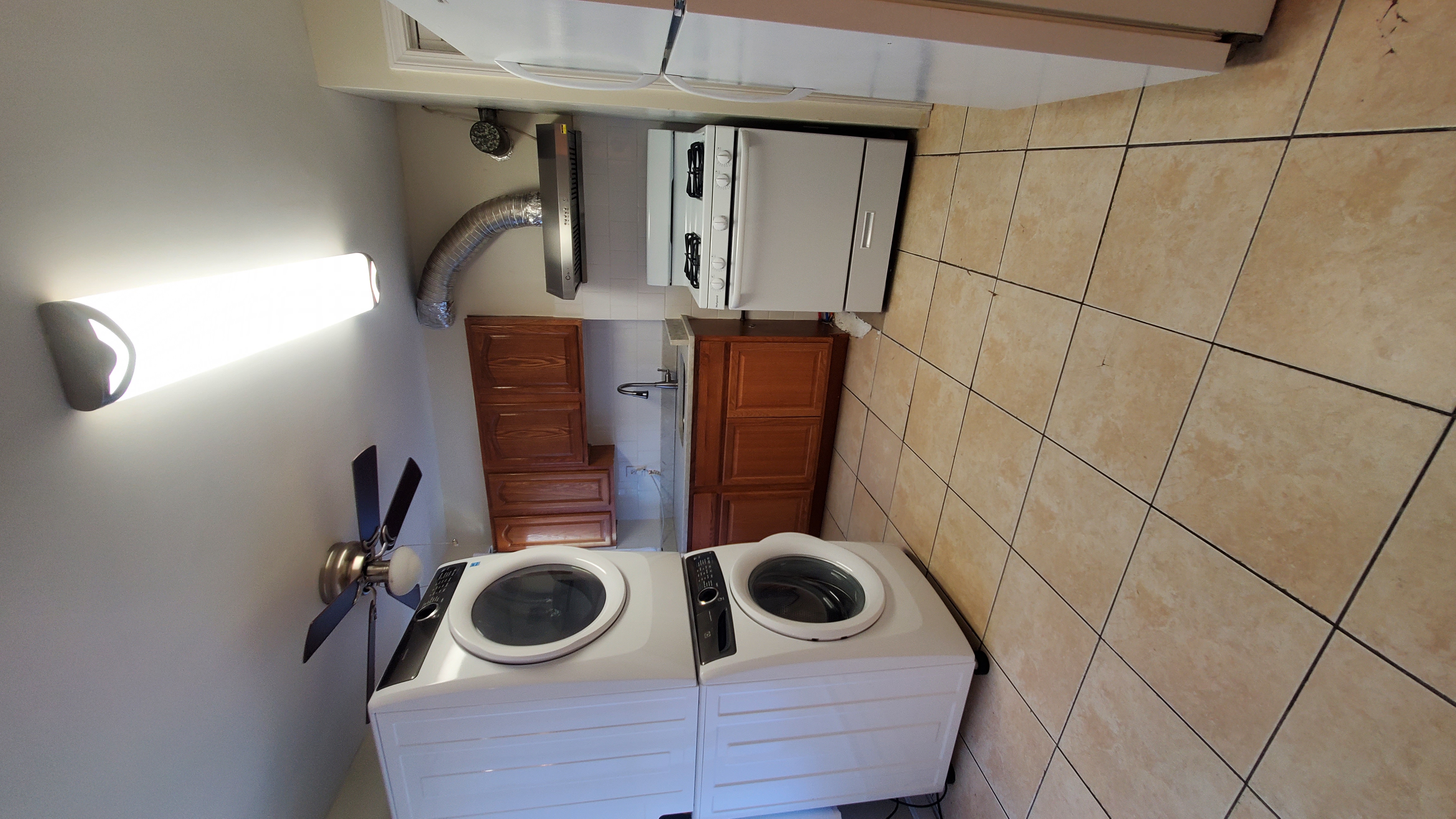 102 Tyler St, Chinatown