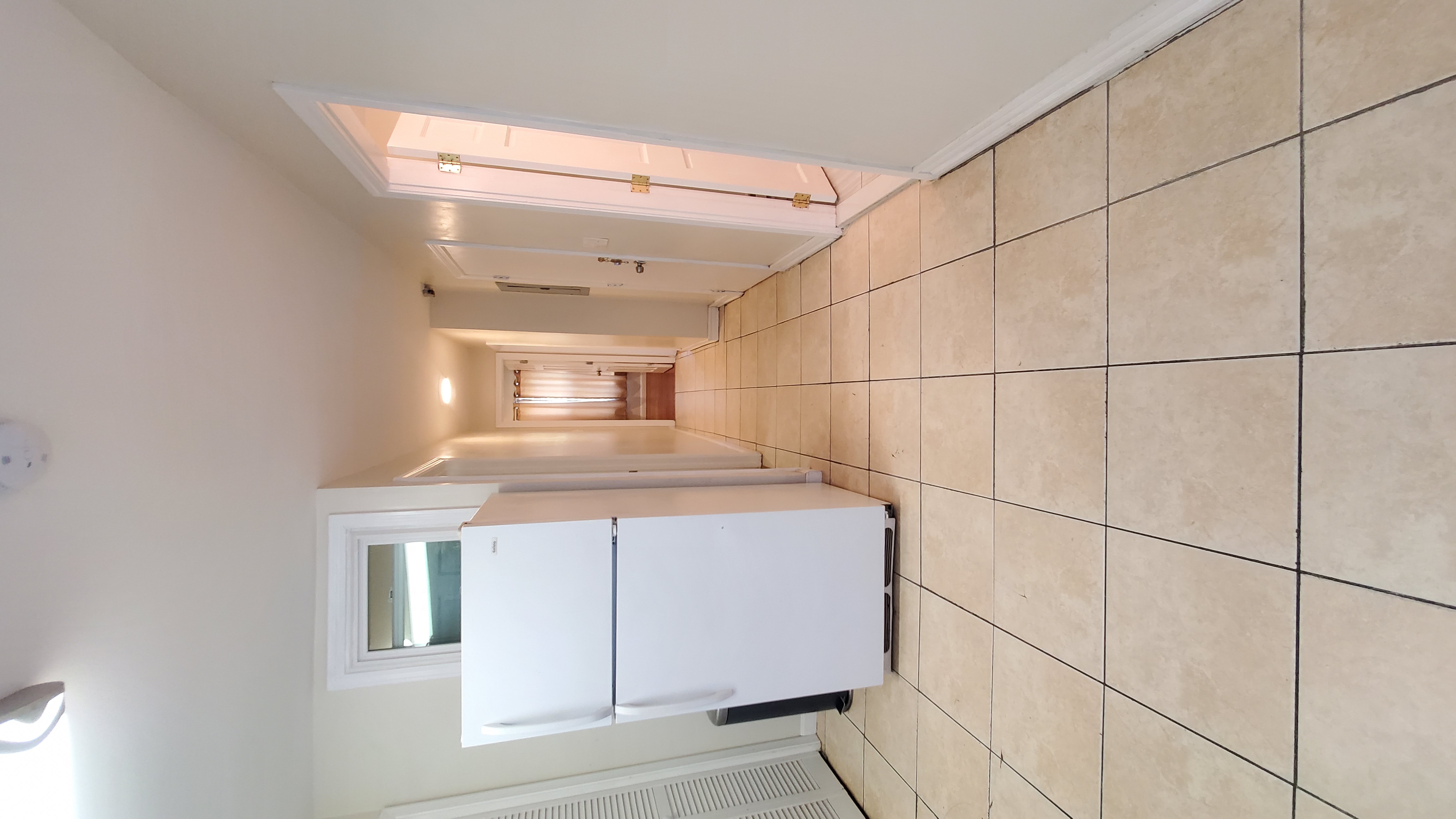 102 Tyler St, Chinatown