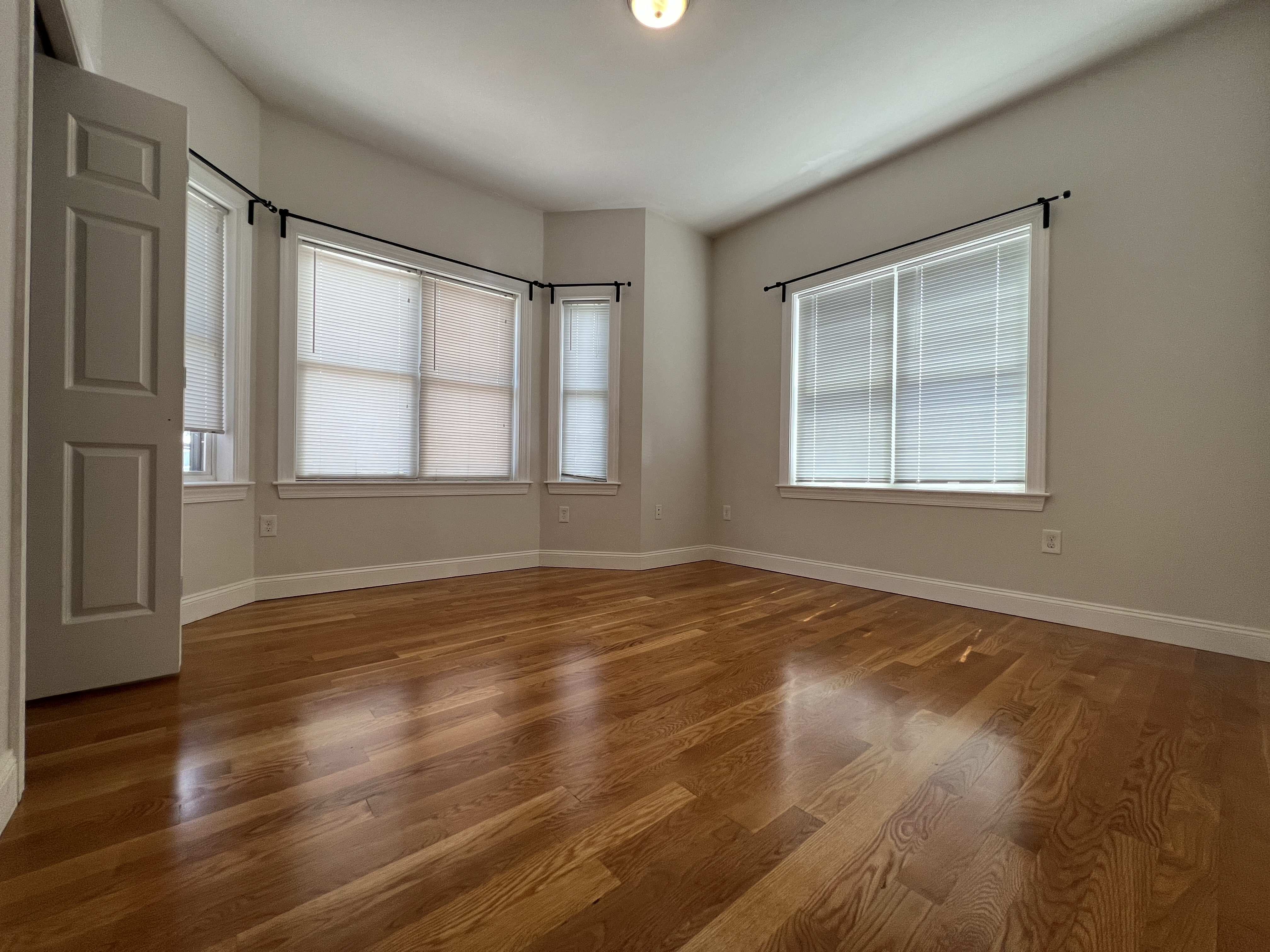 77 Newbury Ave, Quincy
