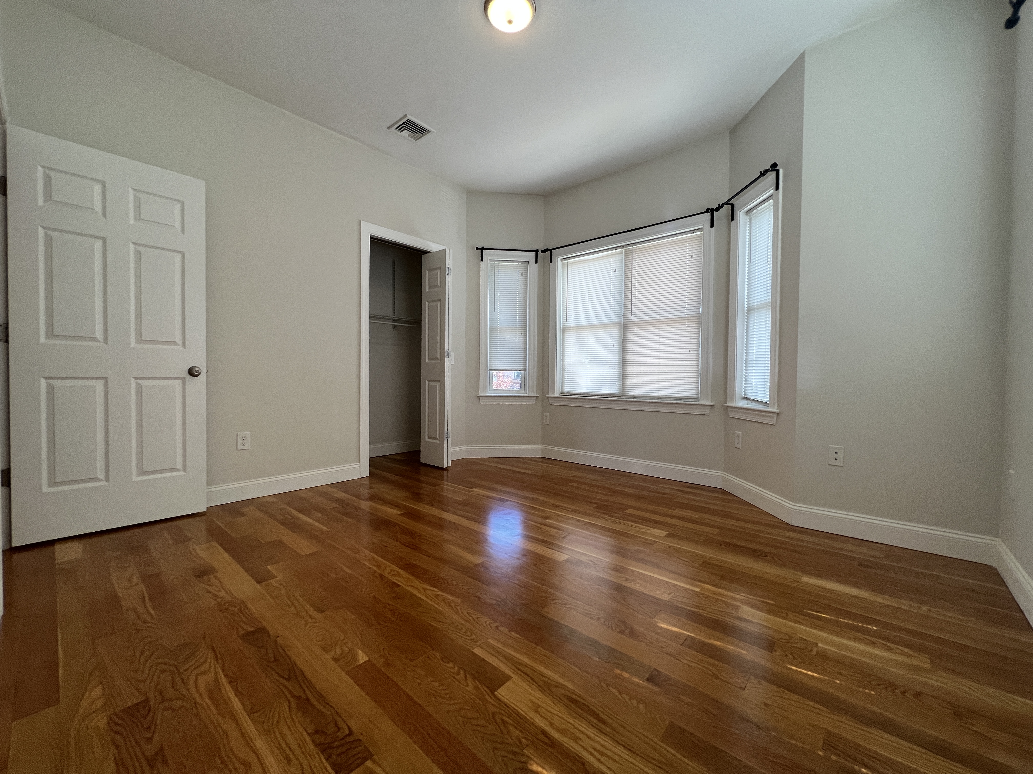 77 Newbury Ave, Quincy