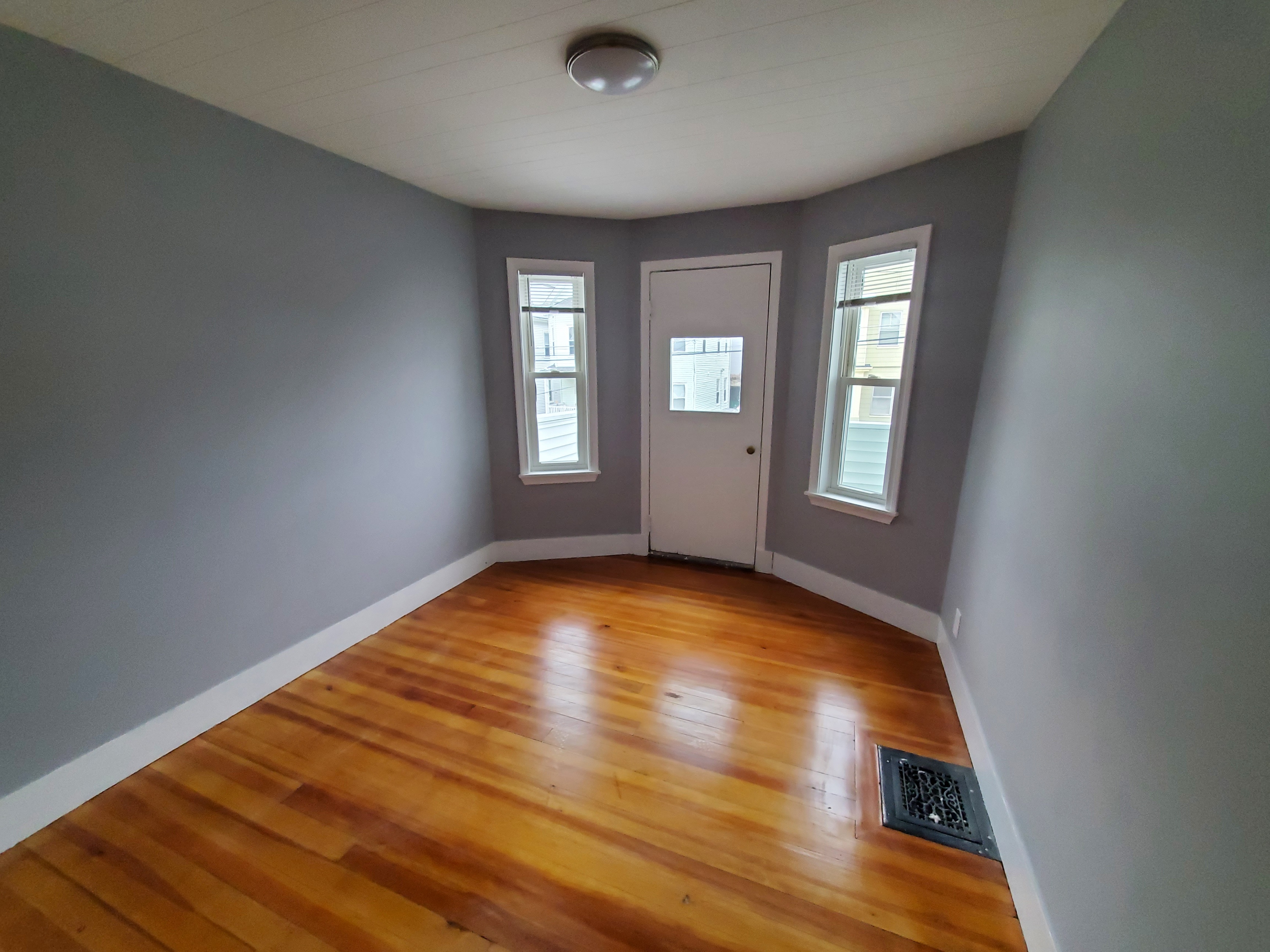 39 Albion St, Medford