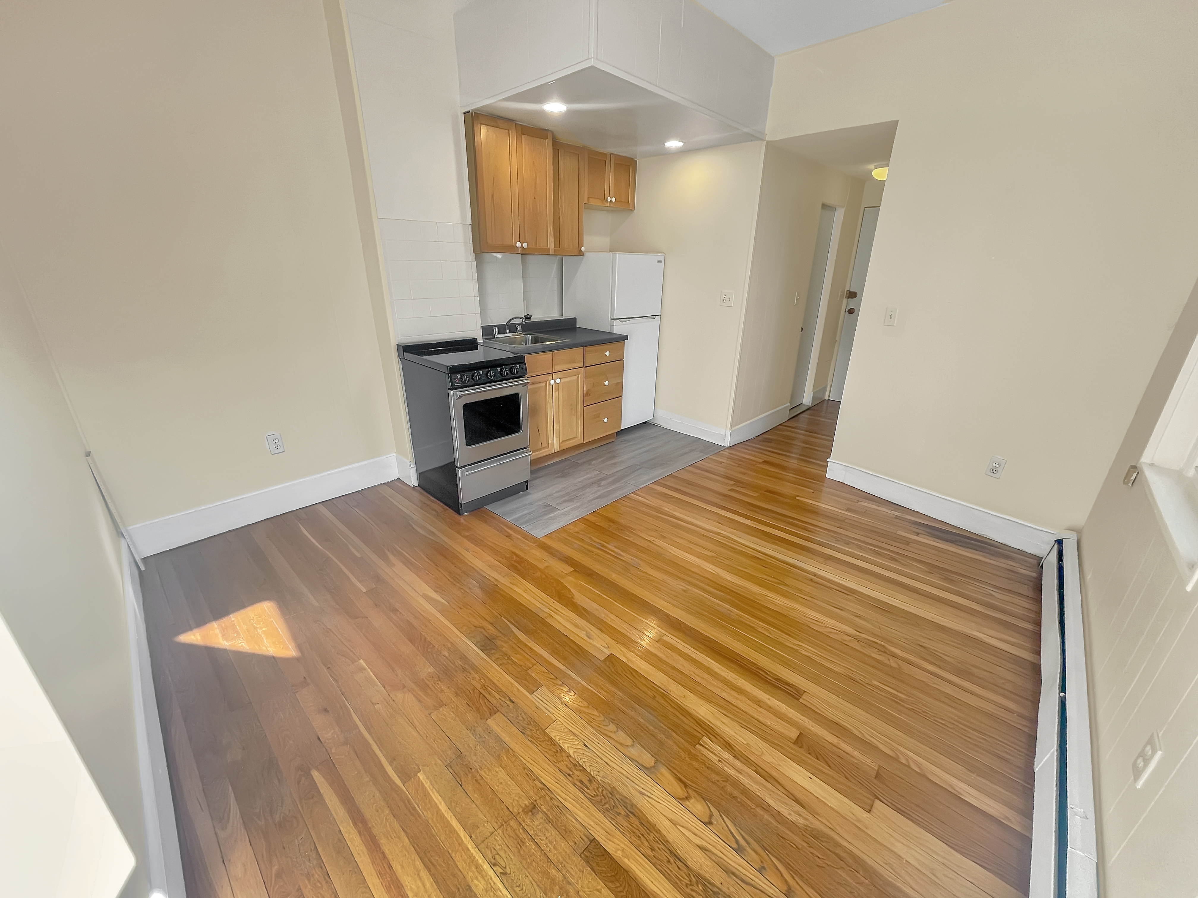 27 Phillips St, Beacon Hill