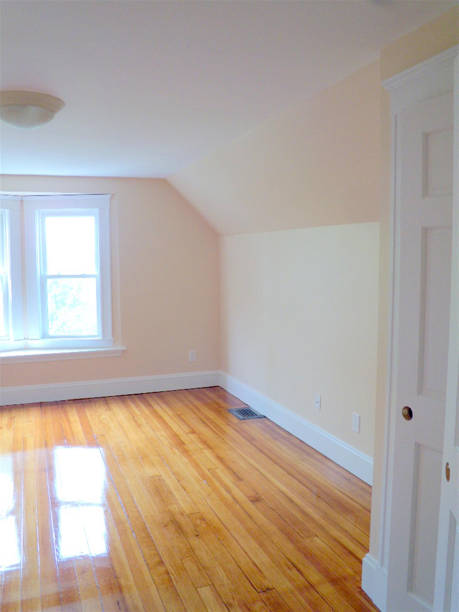 9 Whitfield Rd, Davis Square