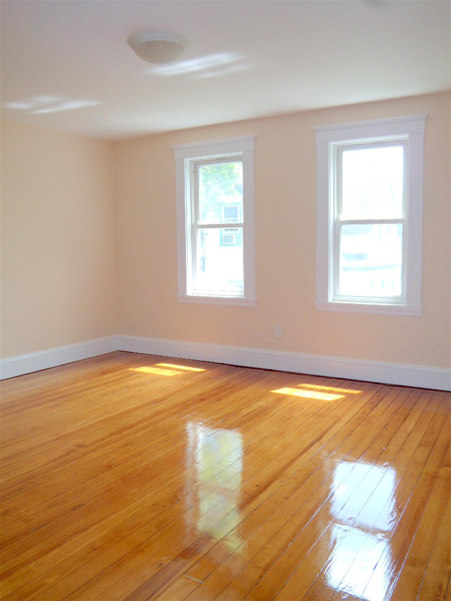 9 Whitfield Rd, Teele Square