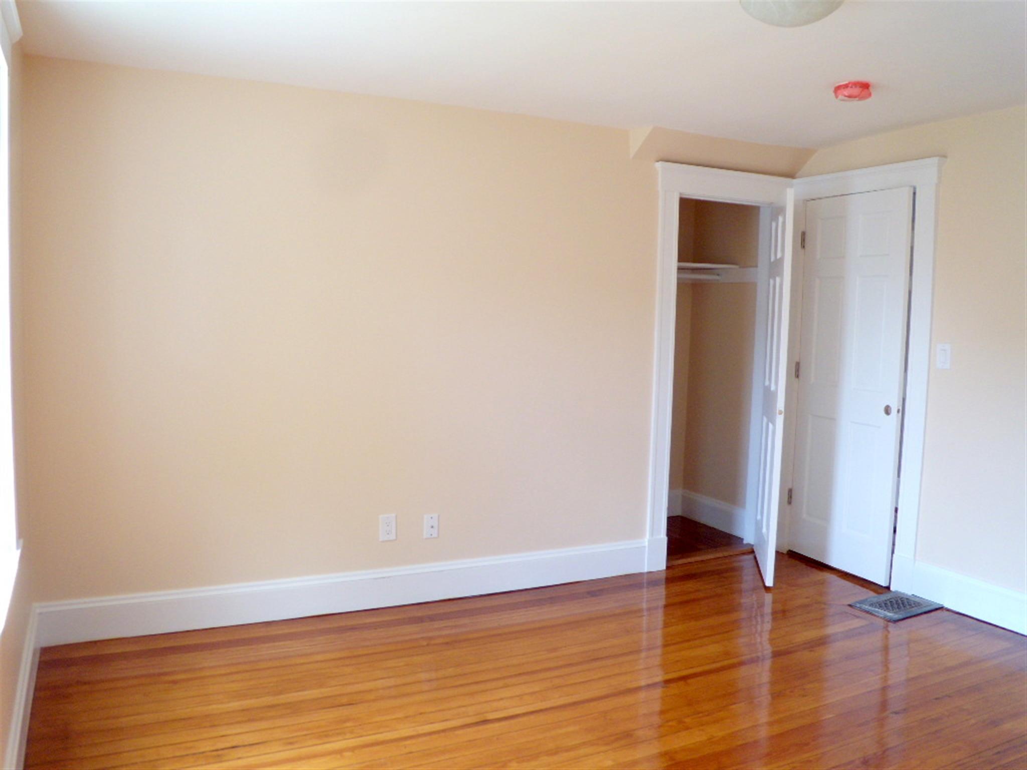 9 Whitfield Rd, Davis Square