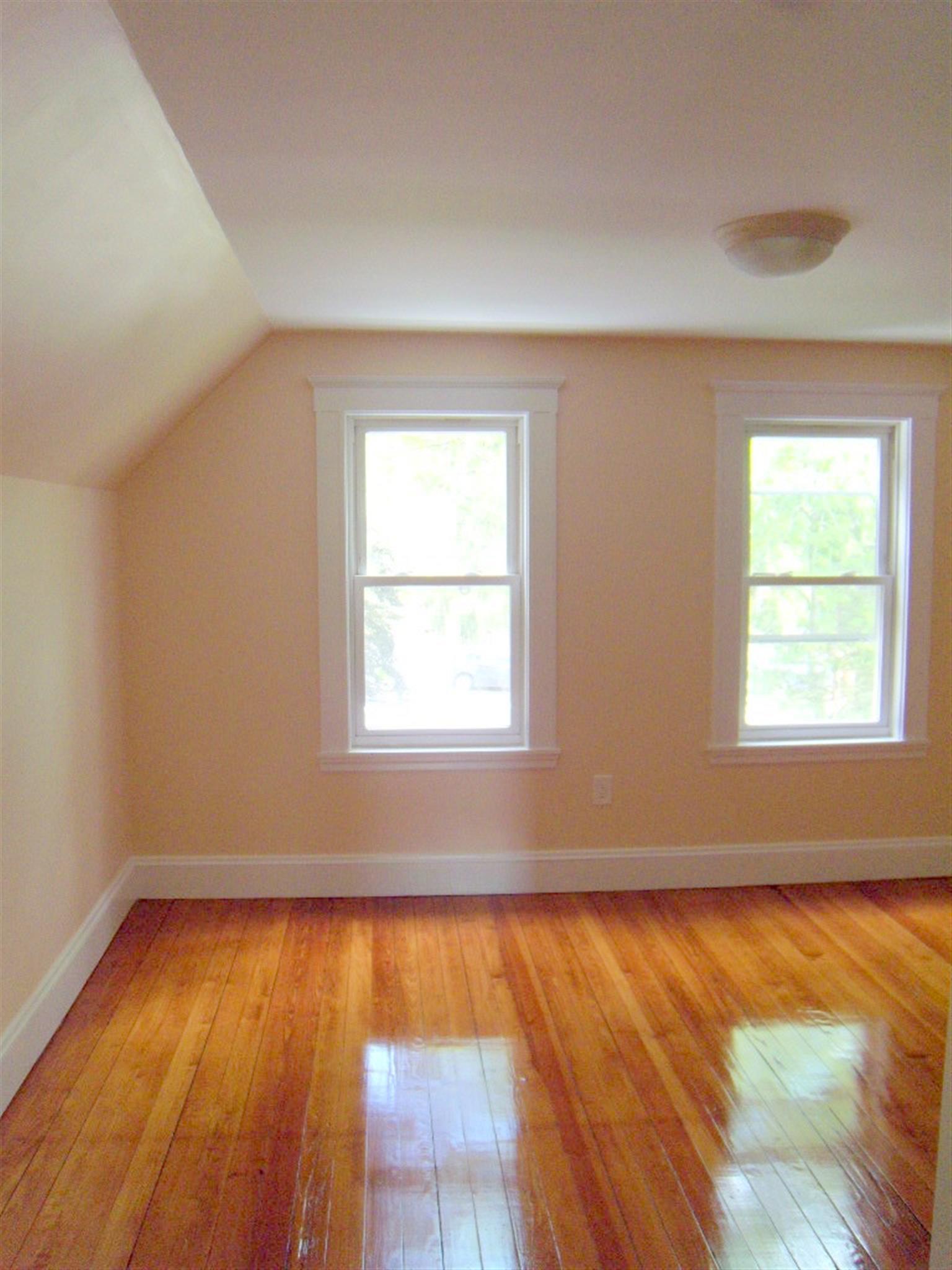 9 Whitfield Rd, Davis Square