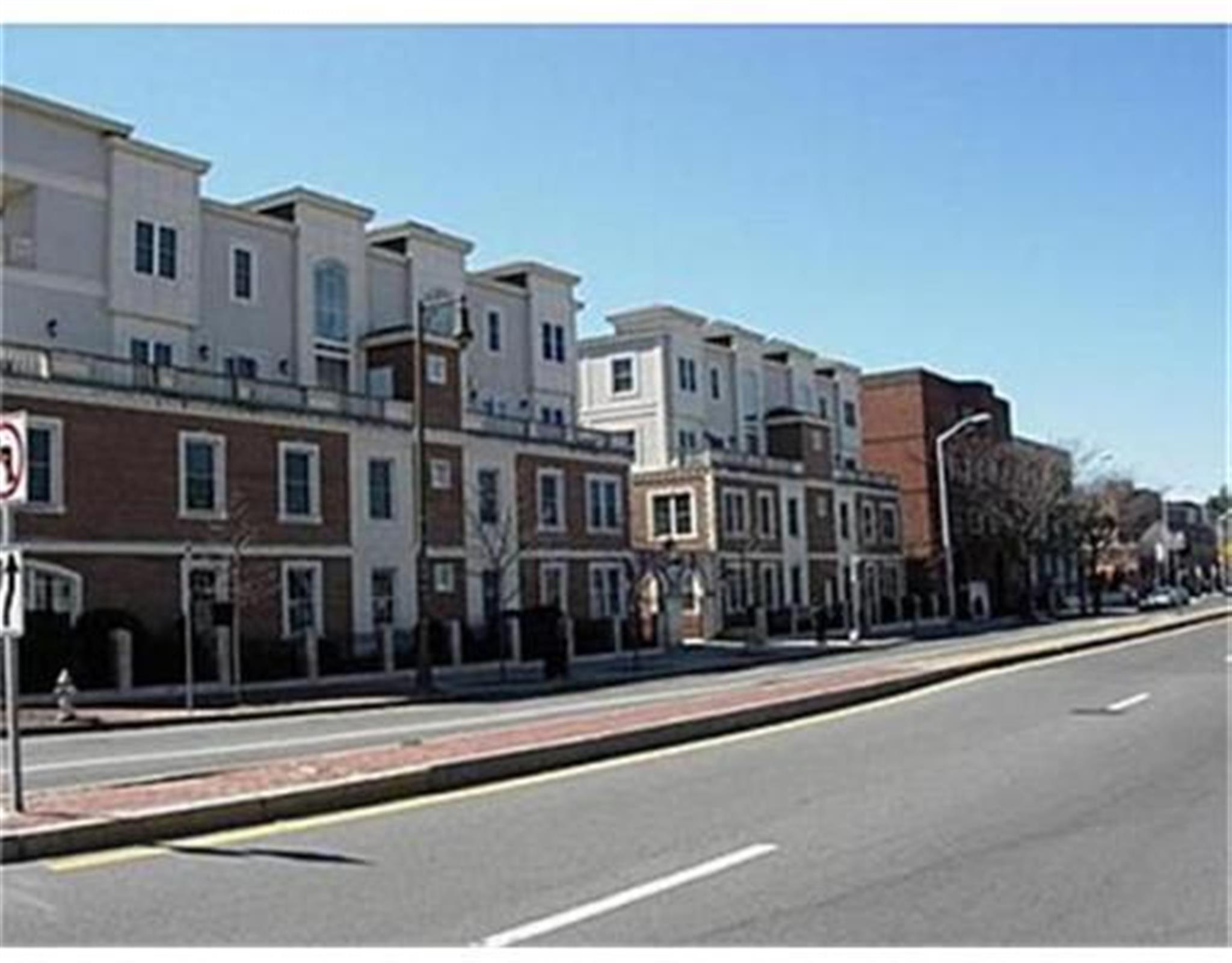 2440 Massachusetts Ave, North Cambridge