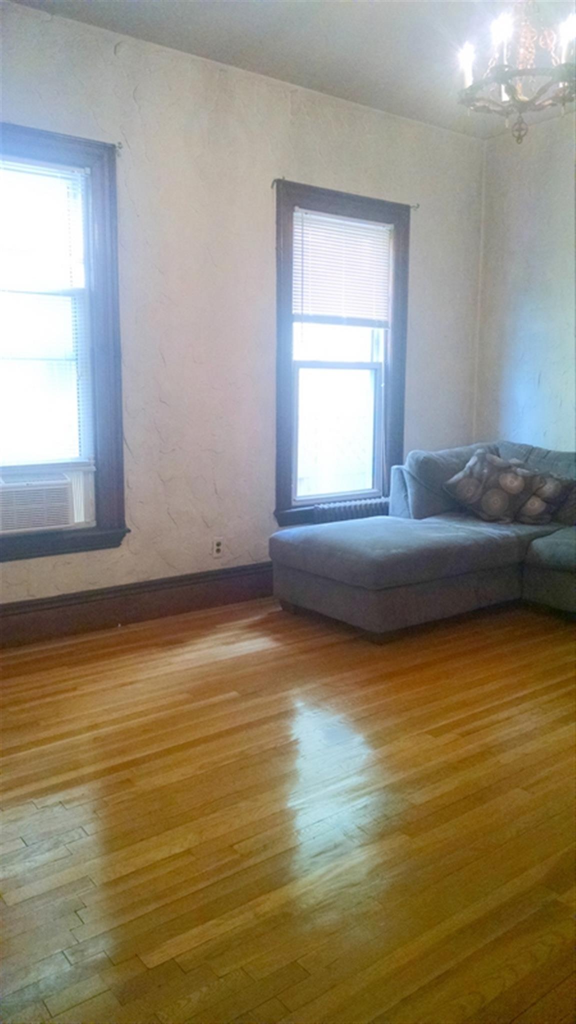 74 Dover St, Davis Square