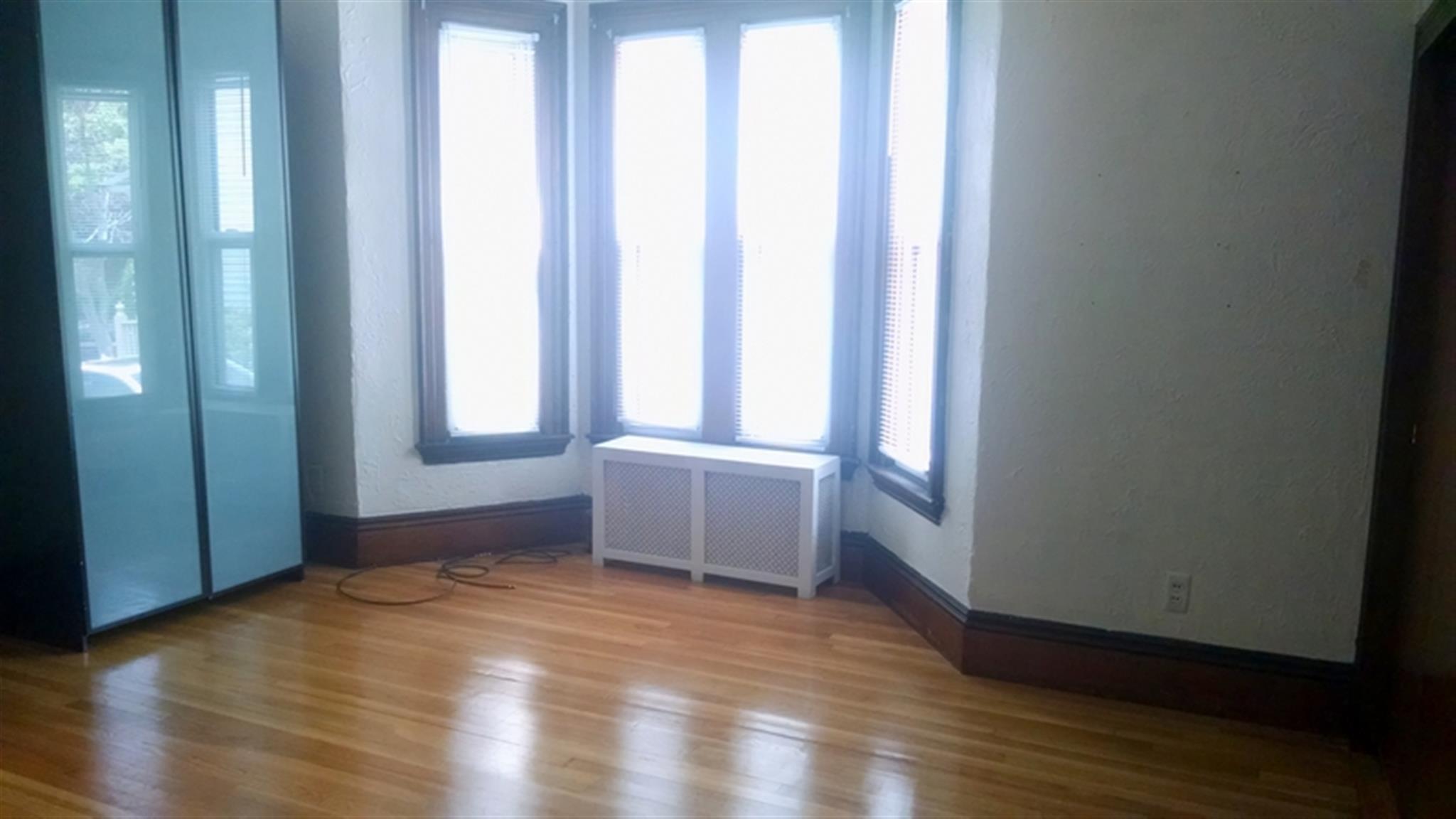 74 Dover St, Davis Square