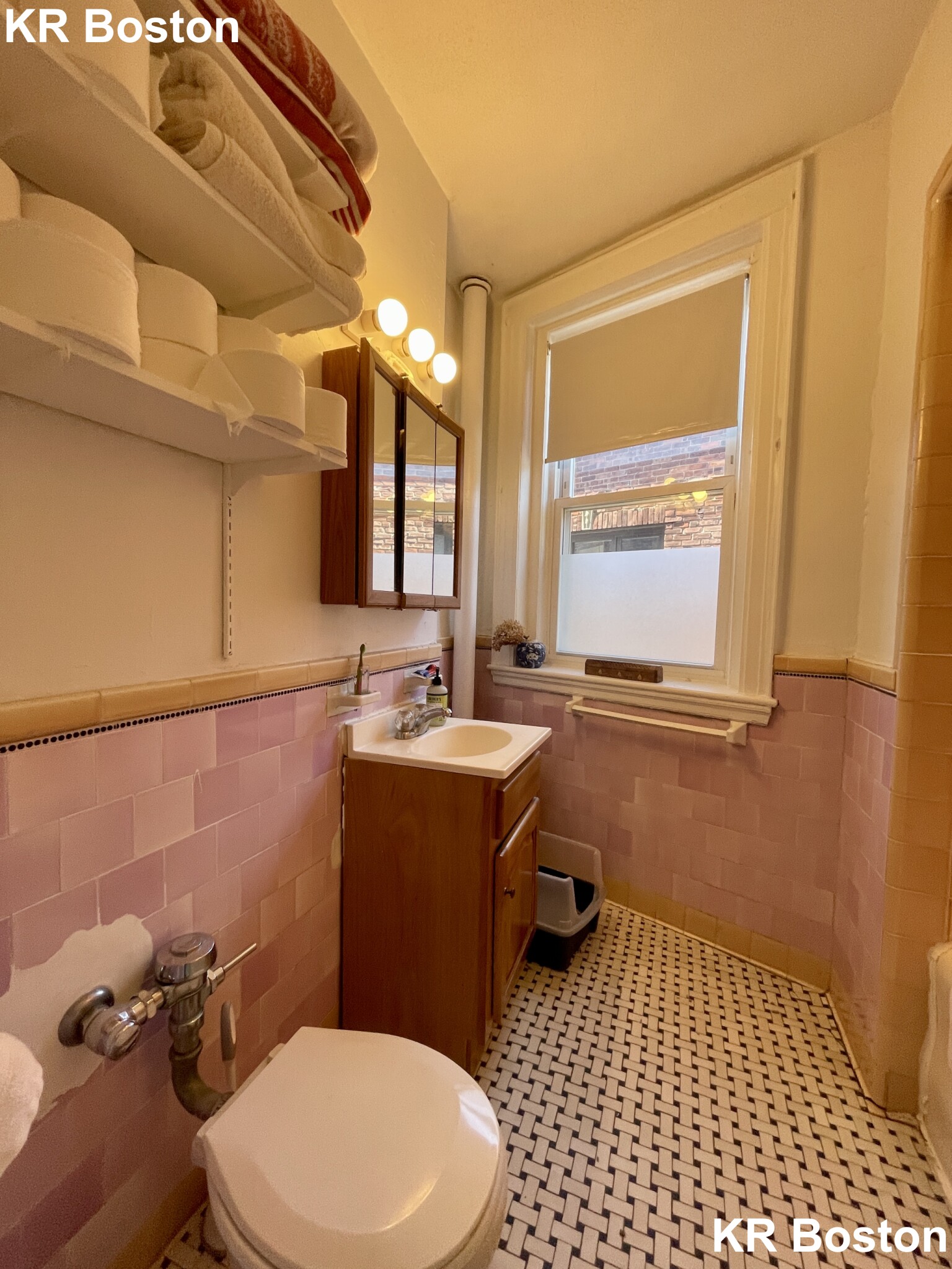 2045 Commonwealth Aven, Brighton