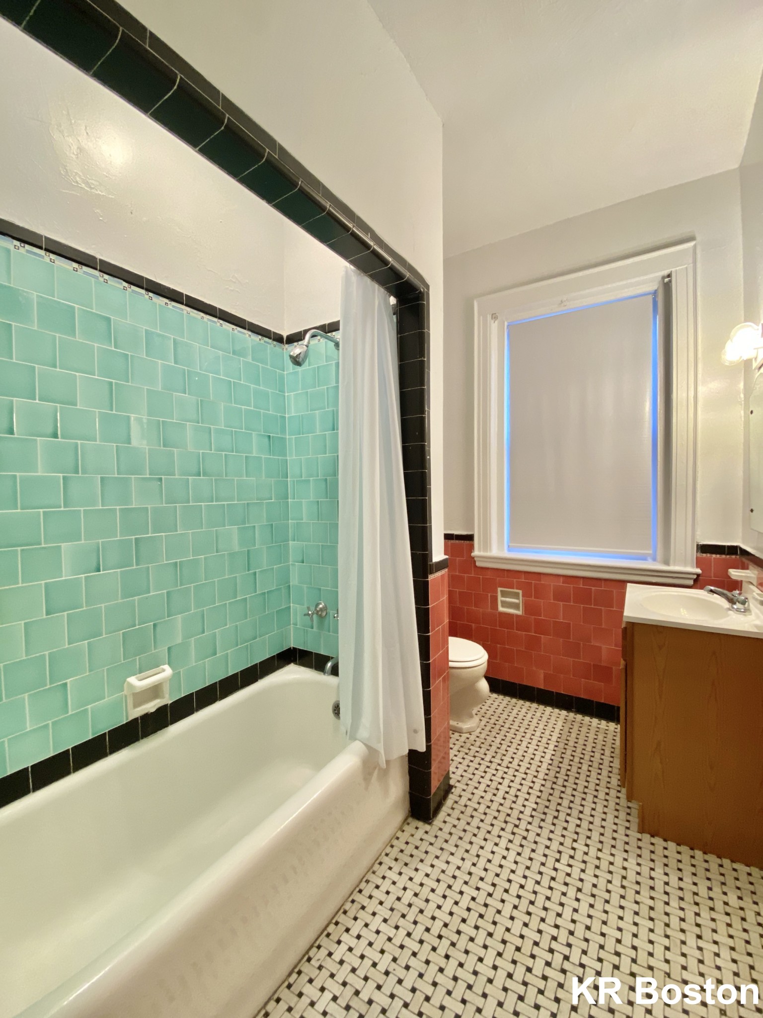 2045 Commonwealth Ave, Brighton