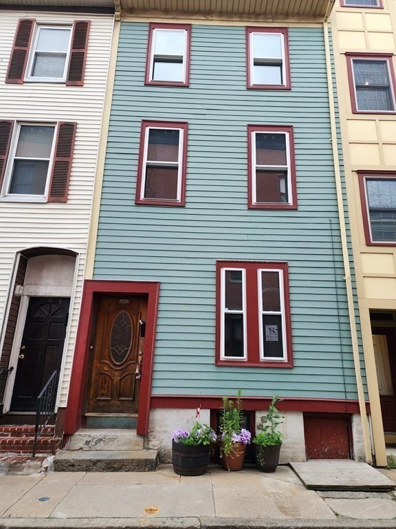 207 Athens St, South Boston