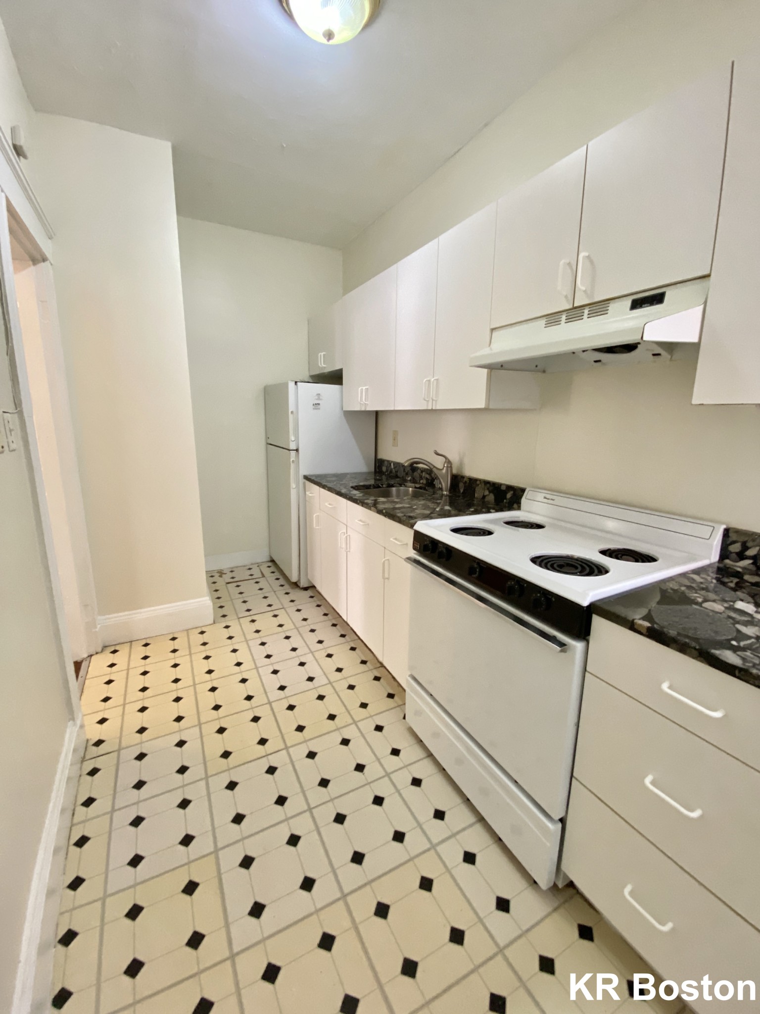 208 Winthrop Rd, Brookline Hills