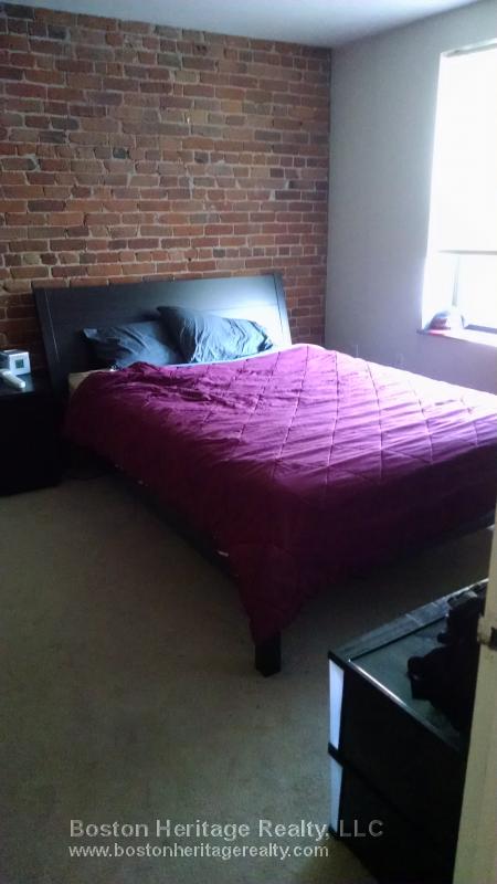 87 Gainsborough St, Fenway