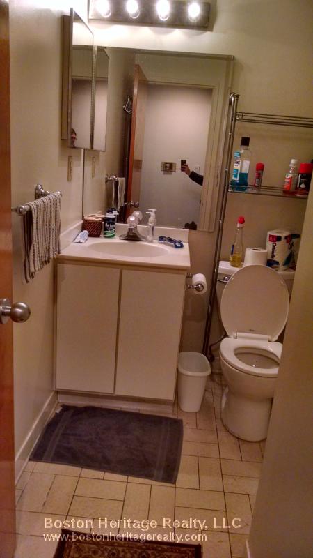 87 Gainsborough St, Fenway