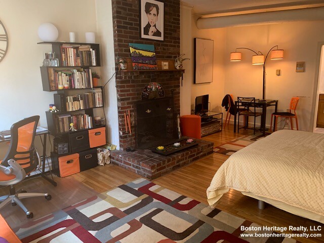 240 Marlborough St, Back Bay