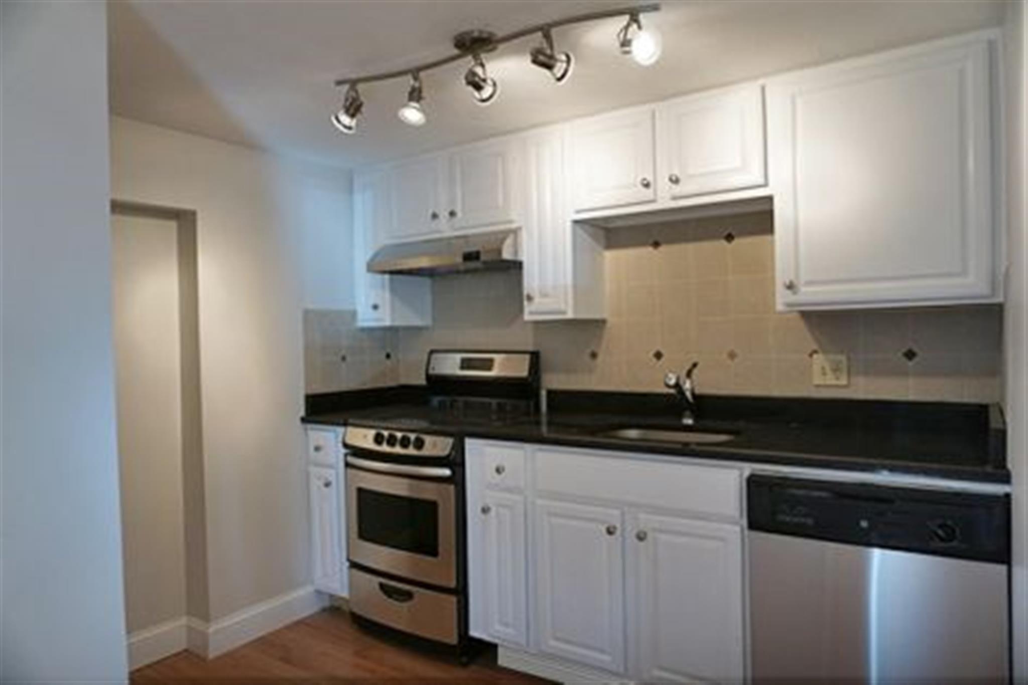 192 Central St, Winter Hill