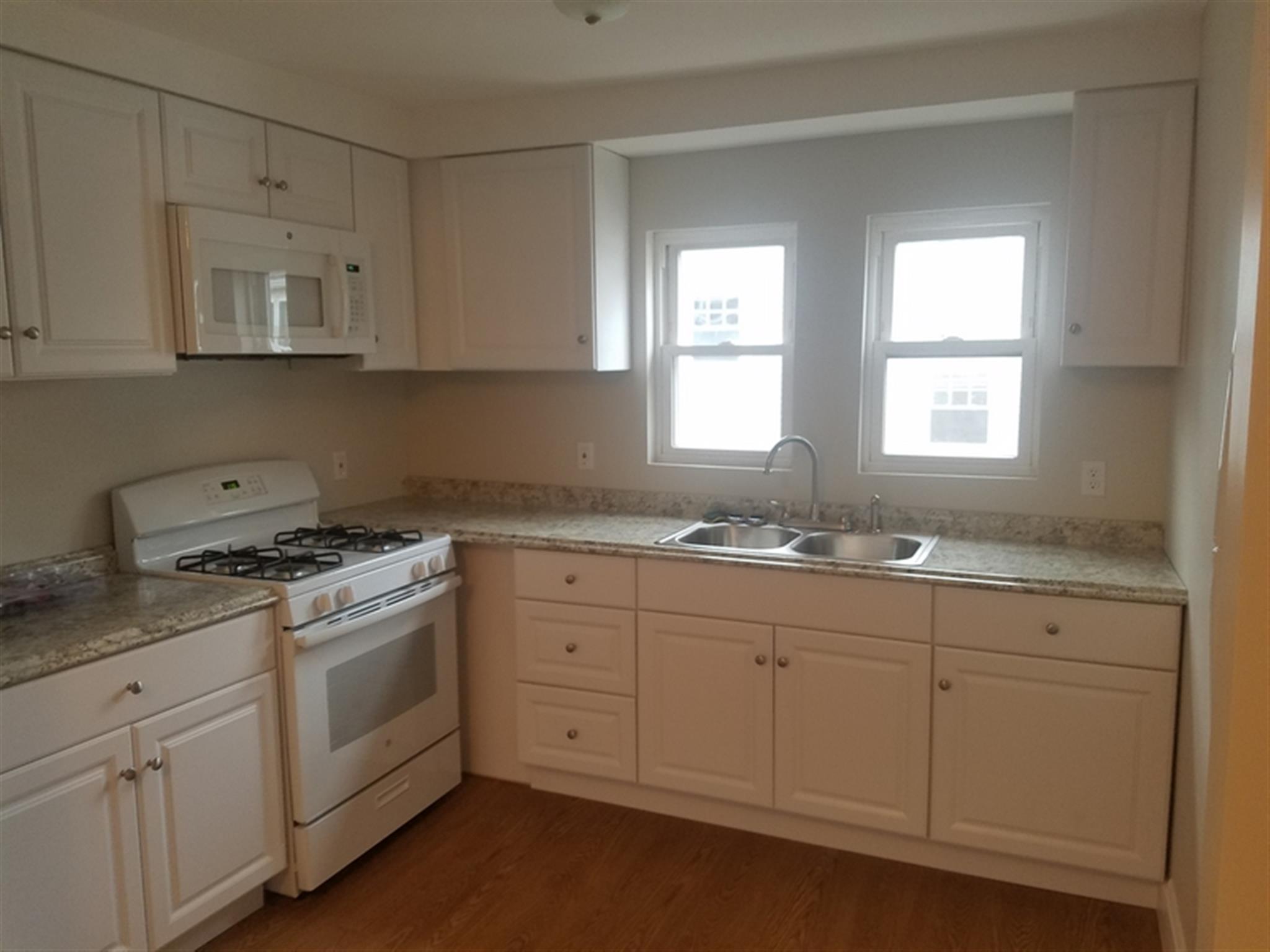 8 Fiske Ave, Magoun Square