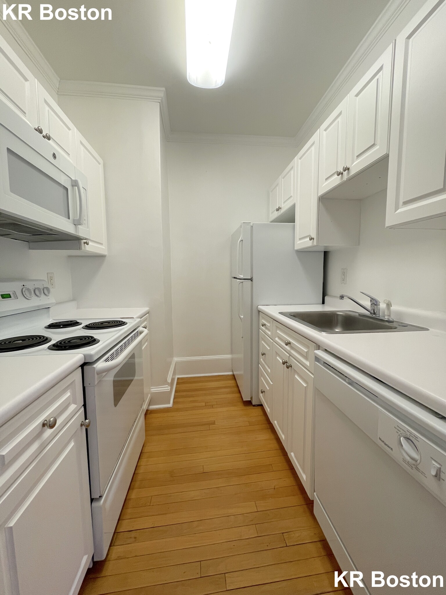 21 Fairbanks St, Brookline Hills