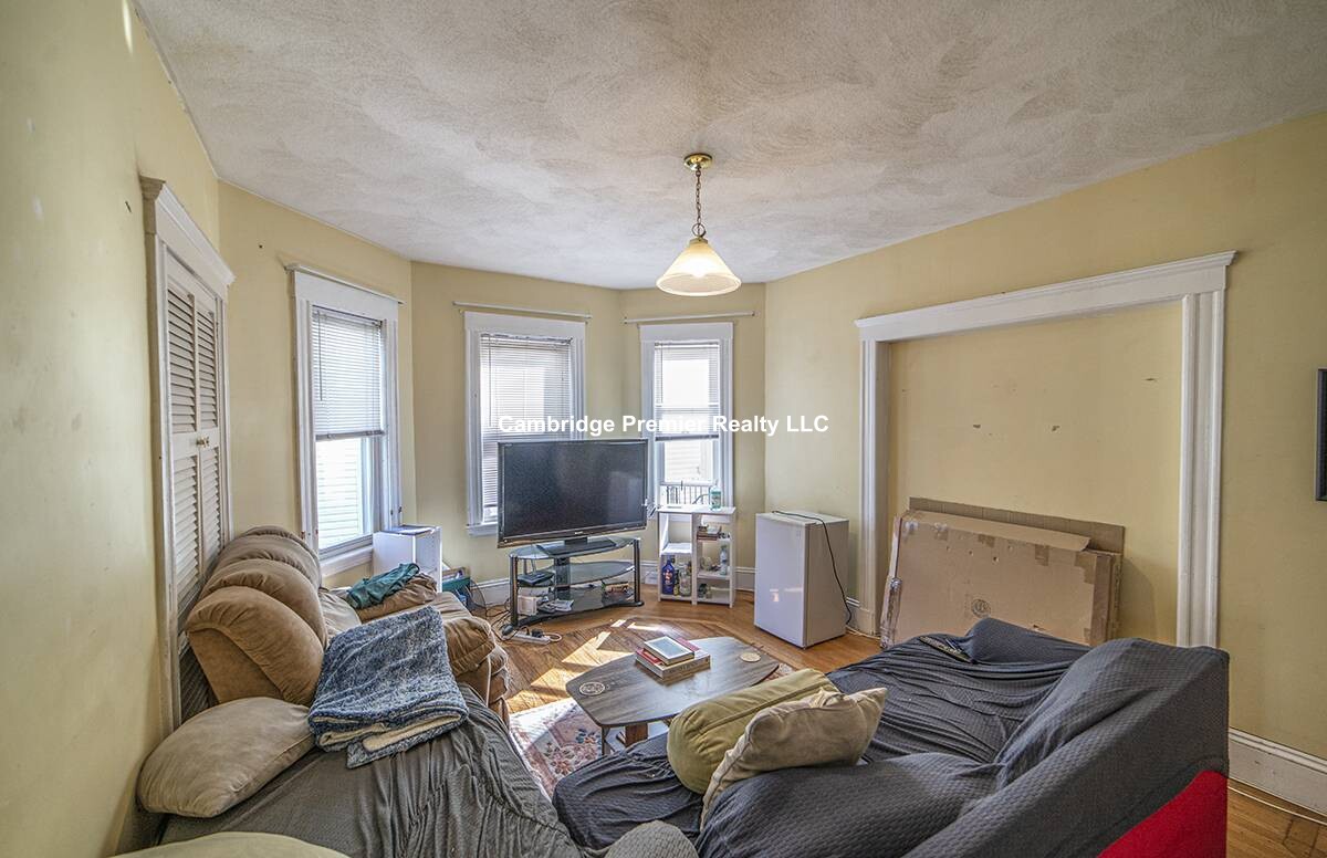 21 Lovell St, Teele Square