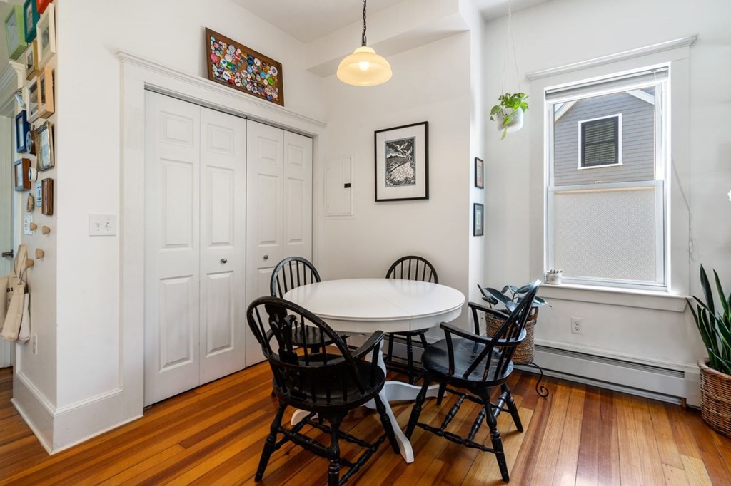 21 Wall St, Medford Street / The Neck
