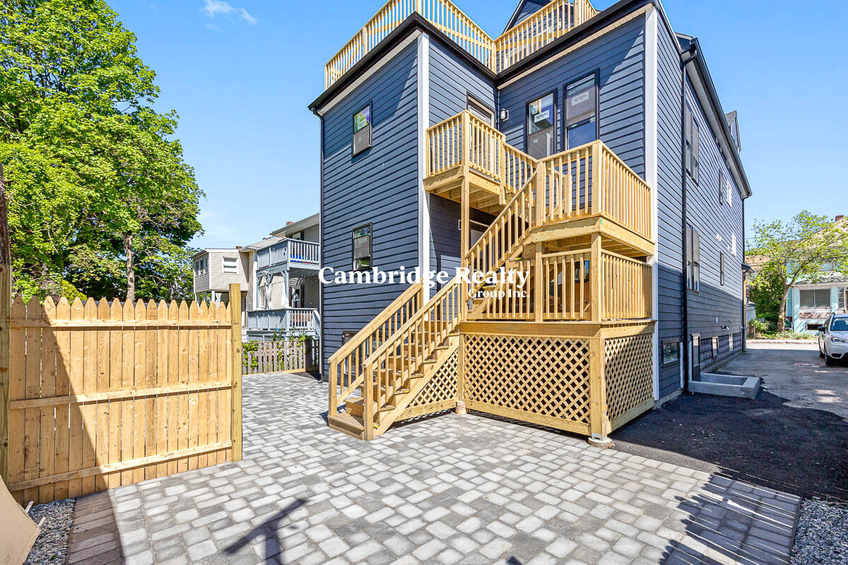 62 Bradbury Ave, Medford