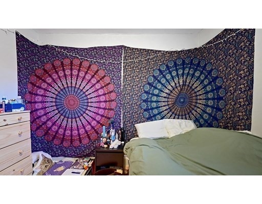 17 Chilcott Pl, Jamaica Plain