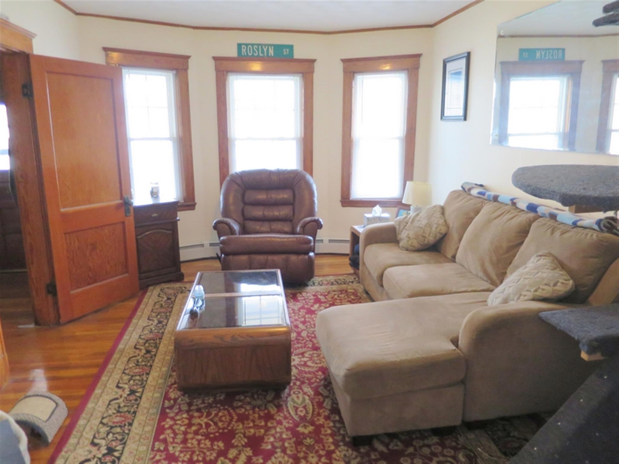 4 Edgar Ct, Magoun Square