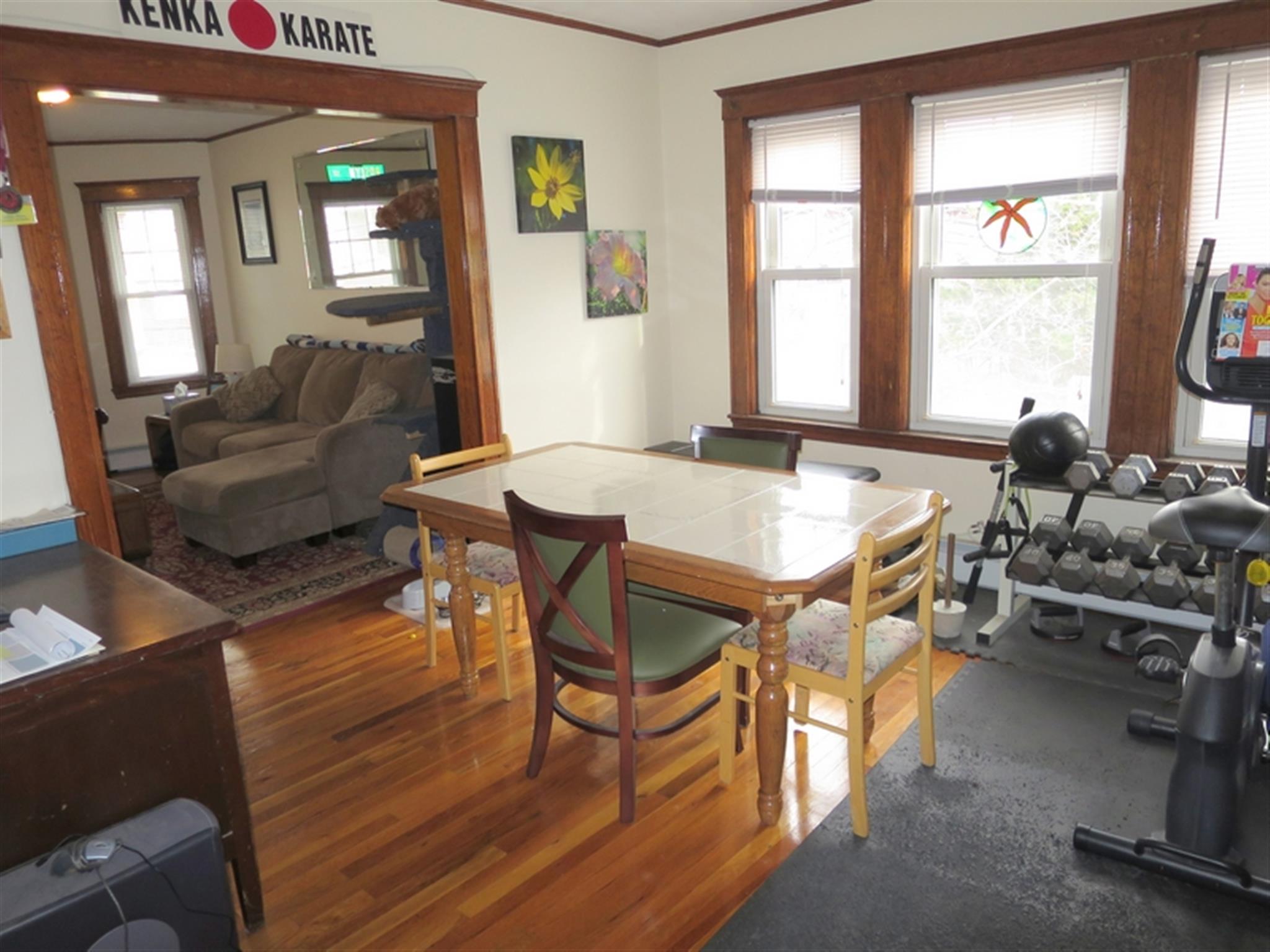 4 Edgar Ct, Winter Hill