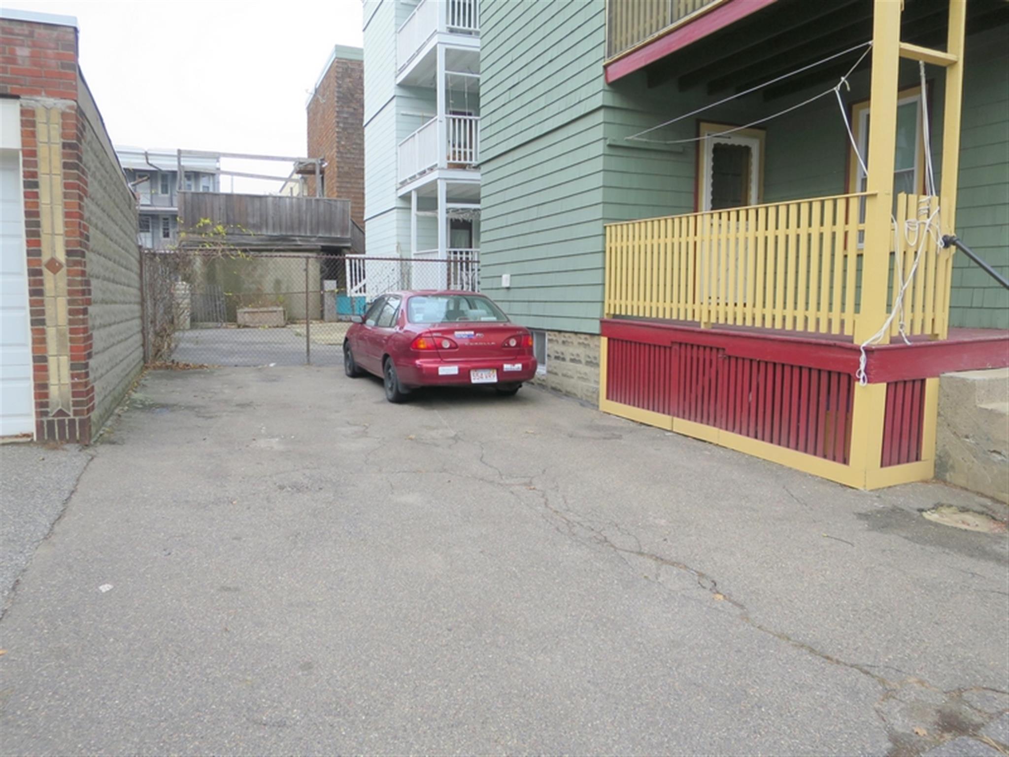 4 Edgar Ct, Magoun Square