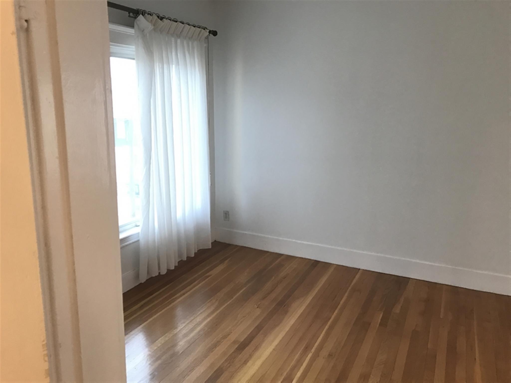 83 Adams St, Medford